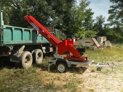 Új ARPAL AM-120BD-K vontatott ágaprító szállítószalaggal, saját motorral – 3 év garanciával Új ARPAL AM-120BD-K vontatott ágaprító szállítószalaggal, saját motorral – 3 év garanciával