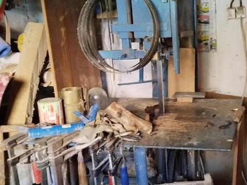 Kisipari építésű, működő szalagfűrész 55-ös kerékkel, 220 V-os motorral eladó Kisipari építésű, működő szalagfűrész 55-ös kerékkel, 220 V-os motorral eladó