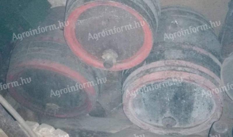 Fa boroshordó 154 literes eladó