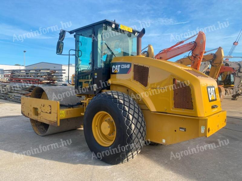 Caterpillar CS64B / 2015 / 3581 üzemóra / Lízing 20%-tól