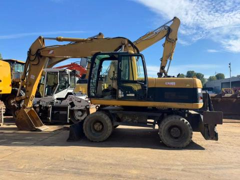 Caterpillar M318C / 2003 / 8214 üzemóra / Lízing 20%-tól