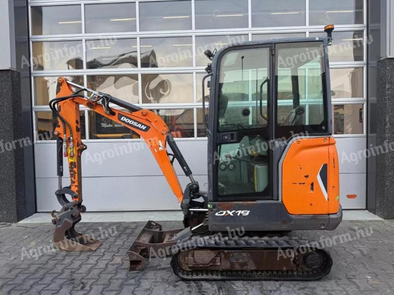 Doosan DX19 / 2015 / 5.724 üzemóra / Lízing 20%-tól