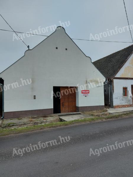 Borospince eladó Nemesnádudvaron, Petőfi pincesoron
