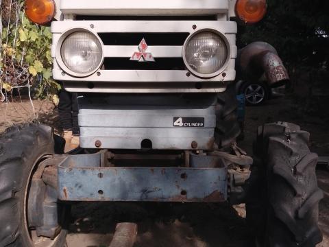 Mitsubishi kistraktor jó állapotban, talajmaróval eladó Mitsubishi kistraktor jó állapotban, talajmaróval eladó