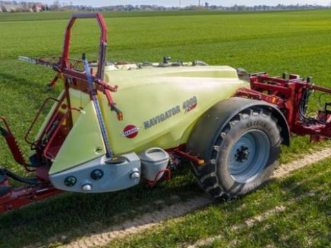 Hardi Navigator 4000/24 DeltaForce fúvókánkénti szakaszolással, automata keretvezérléssel Hardi Navigator 4000/24 DeltaForce fúvókánkénti szakaszolással, automata keretvezérléssel