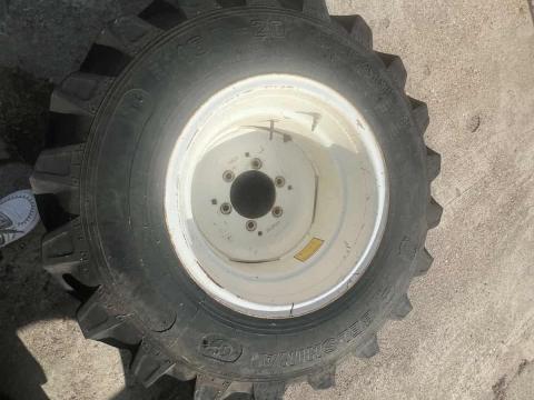 New Holland TX hátsó kerék 20 colos New Holland TX hátsó kerék 20 colos