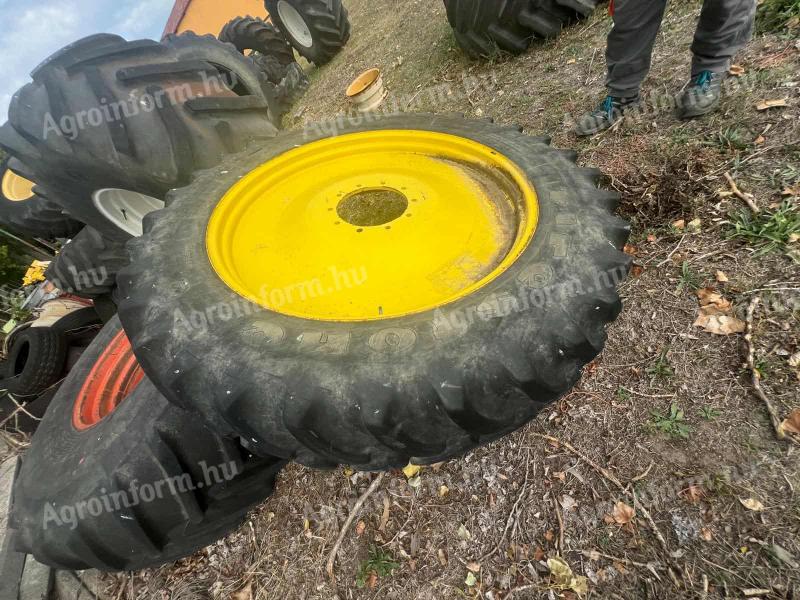 John Deere önjáró permetező kerék
