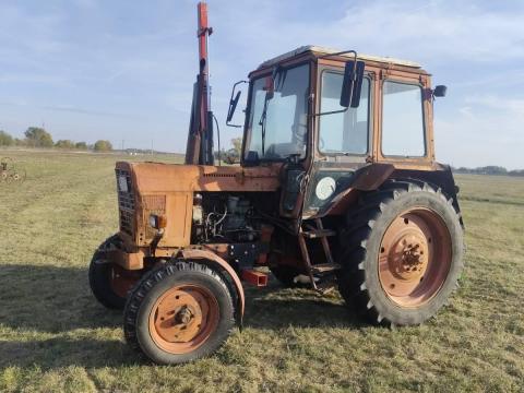 Belarusz MTZ 550-es traktor 80-as motorral, egyedi karólenyomóval eladó Belarusz MTZ 550-es traktor 80-as motorral, egyedi karólenyomóval eladó