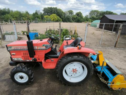 Eladó Hinomoto E1804 típusú japán import kistraktor TL 125 típusú talajmaróval Eladó Hinomoto E1804 típusú japán import kistraktor TL 125 típusú talajmaróval