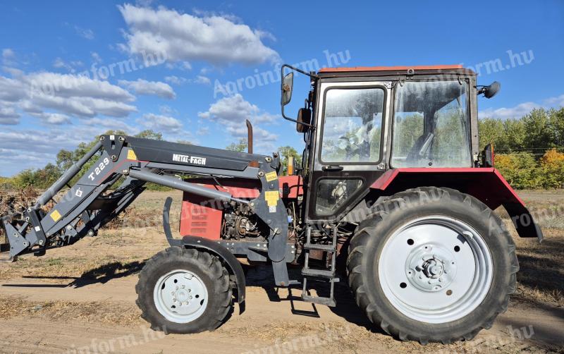 2008 MTZ 820 Metal-Fach homlokrakodóval