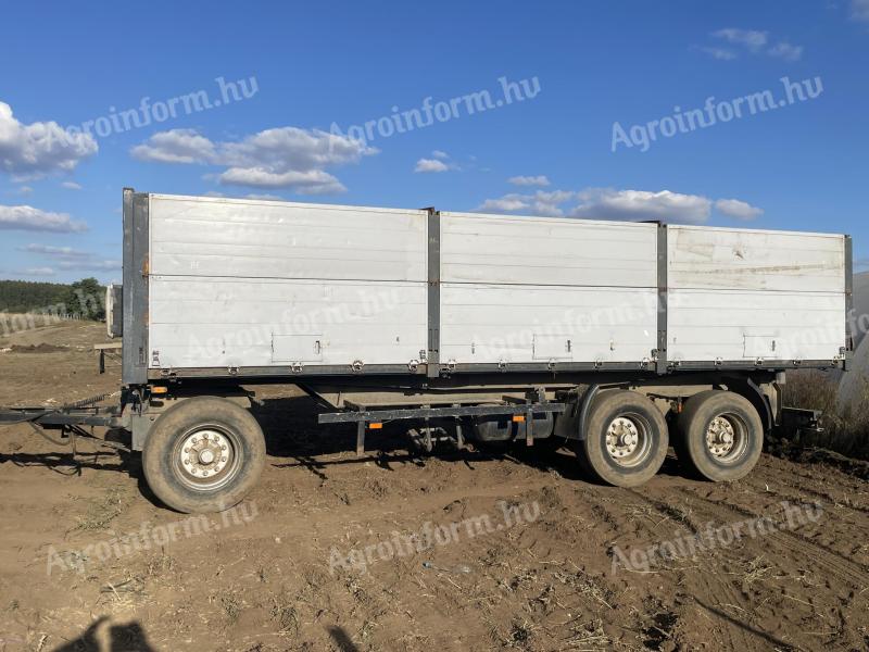 Agrogép AKB 1800 3 tengelyes billencs pótkocsi
