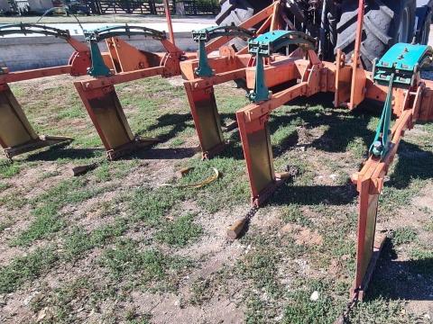 Kverneland 5 késes altalajlazító ELADÓ Kverneland 5 késes altalajlazító ELADÓ