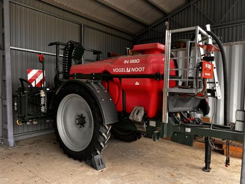 VOGEL&NOOT N280 18 m széles szántóföldi permetezőgép eladó VOGEL&NOOT N280 18 m széles szántóföldi permetezőgép eladó