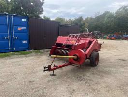 Kiskockabálázó felhordóval eladó – azonnal munkára fogható állapotban