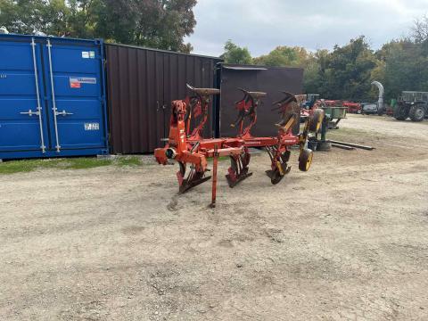 Pöttinger Servo III 3 fejes váltvaforgató eke eladó Pöttinger Servo III 3 fejes váltvaforgató eke eladó