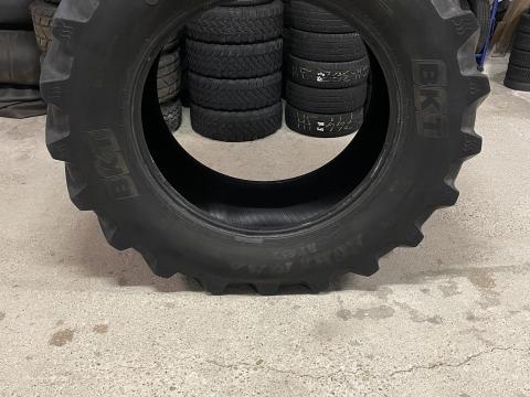 650/65R42 BKT gumiabroncs eladó Nyíregyházán 650/65R42 BKT gumiabroncs eladó Nyíregyházán
