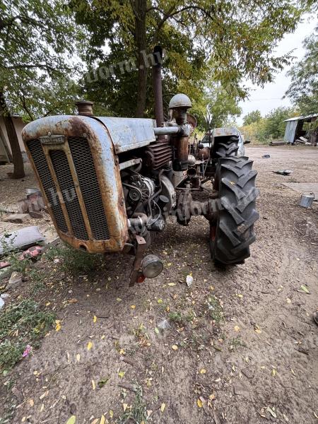 Eladó Dutra UE28 kistraktor jó motorral