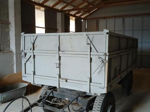 Eladó 2db mbp 6.5 pótkocsi Eladó 2db mbp 6.5 pótkocsi