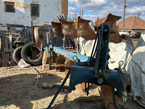 Váltvaforgatós eke Váltvaforgatós eke