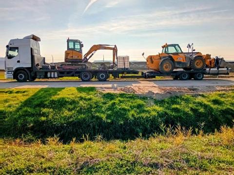 Gépszállítás túlméretes és túlsúlyos kombájnokhoz Gépszállítás túlméretes és túlsúlyos kombájnokhoz
