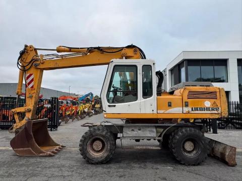 Liebherr A924 / 2002 / 25 833 üzemóra / Lízing 20%-tól