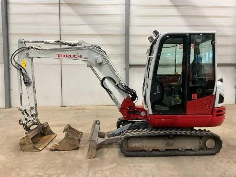 Takeuchi TB 240 powertilt / 2016 / 3.953 üzemóra / Lízing 20%-tól Takeuchi TB 240 powertilt / 2016 / 3.953 üzemóra / Lízing 20%-tól