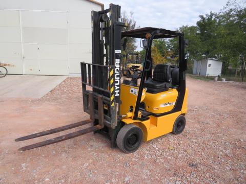 Hyundai HLF15-5 targonca eladó Mitsubishi motorral, jó gumikkal Hyundai HLF15-5 targonca eladó Mitsubishi motorral, jó gumikkal