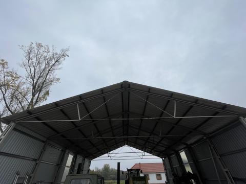 Eladó rácsos tartó csarnokhoz Eladó rácsos tartó csarnokhoz