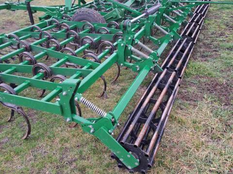 Vektor 8 méteres vontatott magágykészítő kombinátor