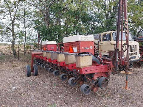 IH Cyclo 10-800 szemenkénti vetőgép eladó IH Cyclo 10-800 szemenkénti vetőgép eladó
