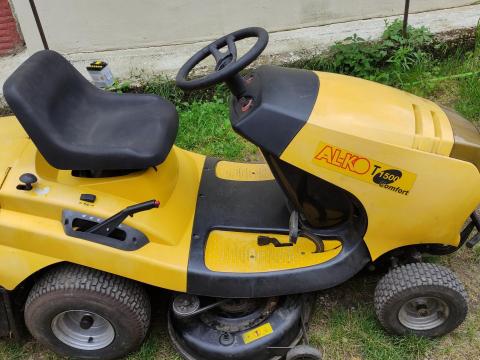Al-Ko T 1500 fűnyírótraktor 17 lóerős motorral, hidrosztatikus, eladó Al-Ko T 1500 fűnyírótraktor 17 lóerős motorral, hidrosztatikus, eladó