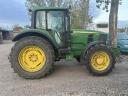 John Deere 6830