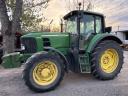 John Deere 6830