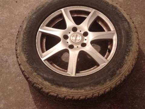 Felni abronccsal Hyundai Tucsonhoz, ENZO, 235/60R16 100H, használt Felni abronccsal Hyundai Tucsonhoz, ENZO, 235/60R16 100H, használt