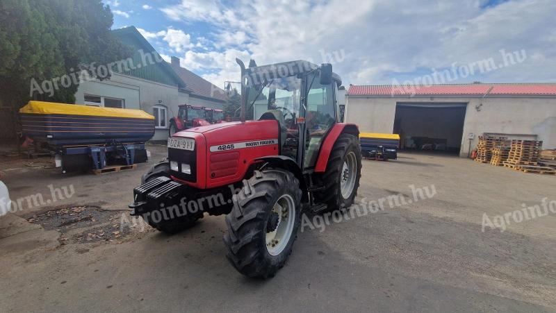 Massey Fergunson 4245 traktor