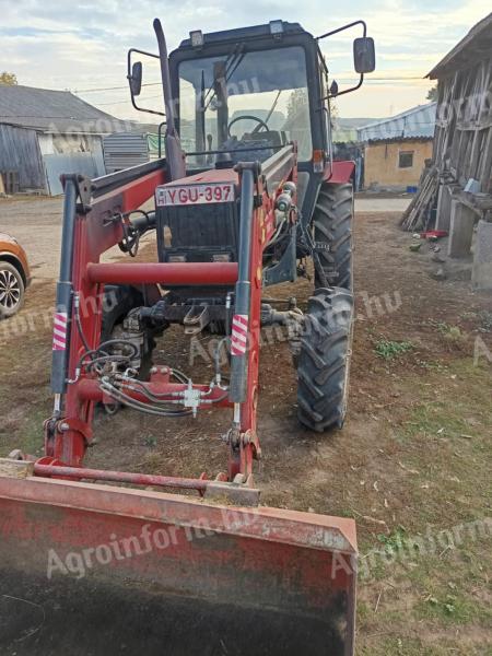 MTZ 820 traktor eladó – 2003-as, homlokrakodóval, jó állapotban