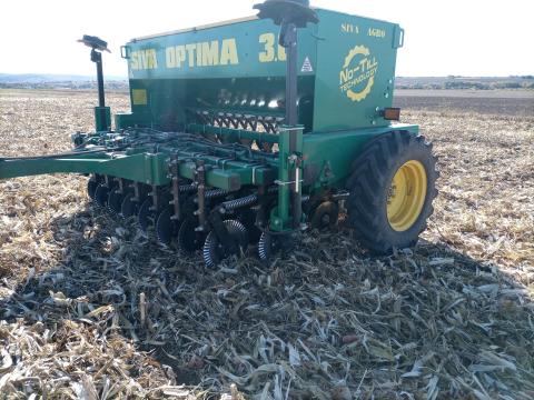 Gabona vetőgép eladó – Siva Optima 3 m no-till, műtrágya adagolóval Gabona vetőgép eladó – Siva Optima 3 m no-till, műtrágya adagolóval