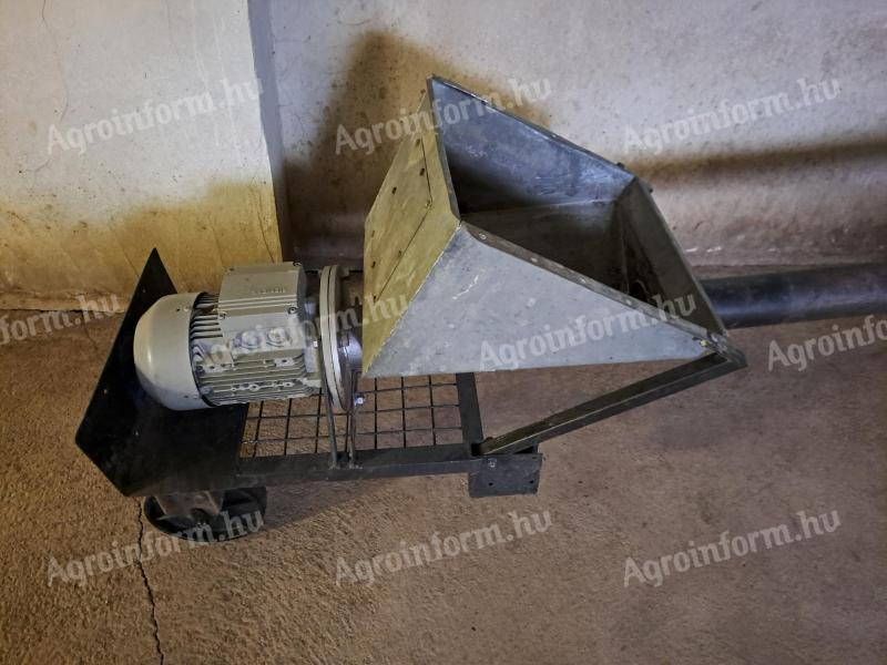 8,5 m hosszú terményszállító csiga eladó kiváló állapotban