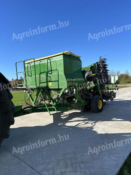 J.D. 740-es gabonavetőgép kiváló állapotban