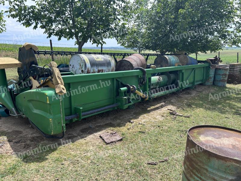 New Holland 25 flexibilis adapter 7,6 m, John Deere felfogatással