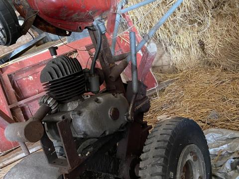 Csepel 125 motoros kertigép eladó Csepel 125 motoros kertigép eladó