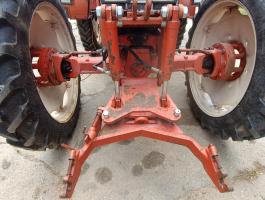 IHC traktor művelőkerék sorközműveléshez