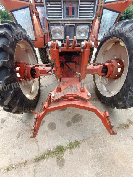 IHC traktor művelőkerék sorközműveléshez