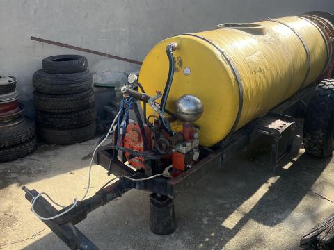 Kertitox permetező, új gumikkal, érvényes papírokkal eladó