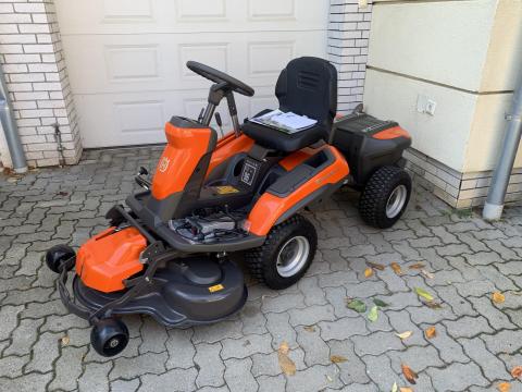Új akciós Husqvarna R200ix akkumulátoros rider fűnyíró traktor Új akciós Husqvarna R200ix akkumulátoros rider fűnyíró traktor