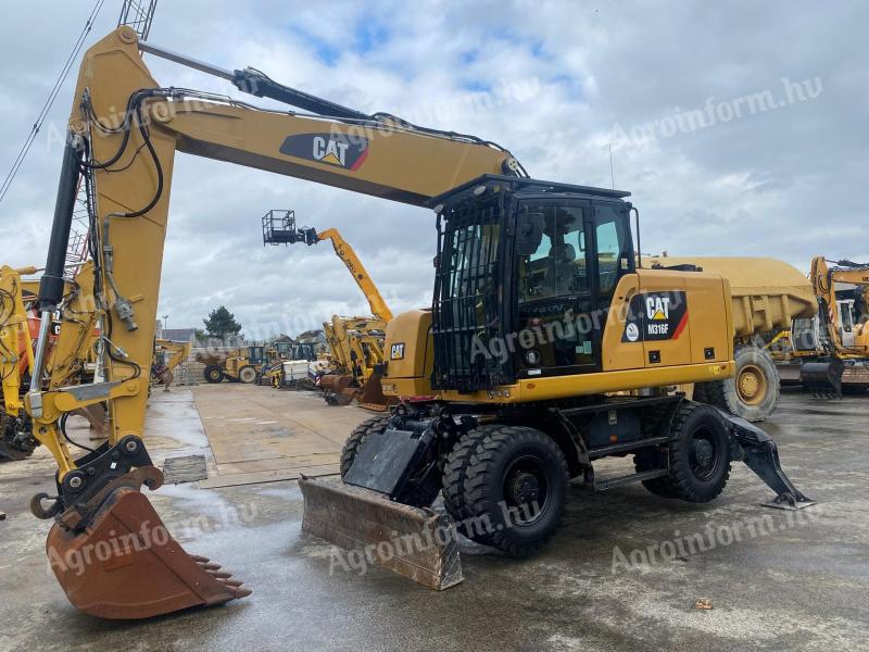 Caterpillar M316F / 2019 / 9 070 üzemóra / Lízing 20%-tól