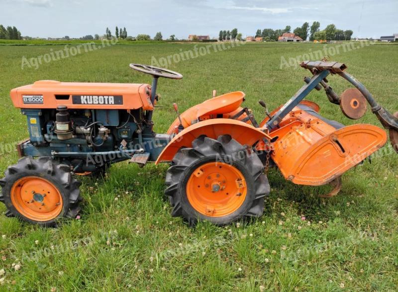 Kubota B6000 kistraktor talajmaróval, azonnal munkára fogható