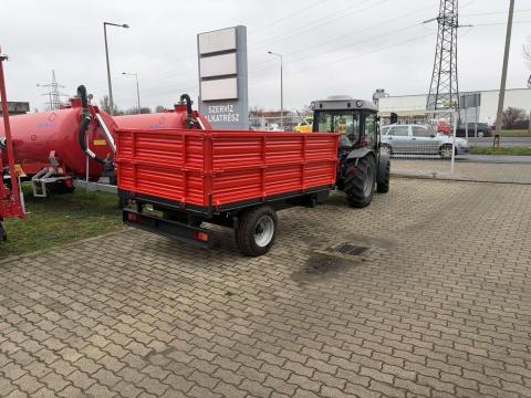 Bicchi BRT 228 egytengelyes pótkocsi magasítóval, háromoldalú hidraulikus billentéssel, 4300 kg össztömeg, készletről