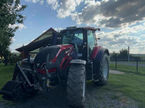 Valtra T144 traktor eladó tulajdonostól