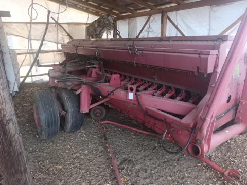 IH6200 vetőgép aprómag vető adapterrel eladó IH6200 vetőgép aprómag vető adapterrel eladó